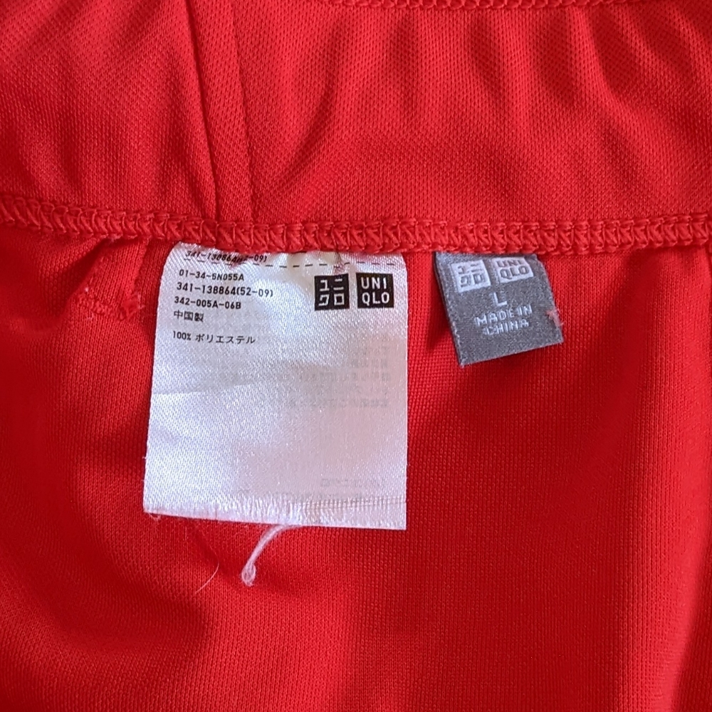 UNIQLO Red Athletic Pocket Shorts - Picture 3 of 3